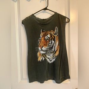 Graphic muscle tee